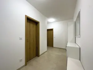 Pronájem bytu 2+kk, Praha - Strašnice, Zvěřinova, 61 m2