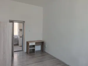 Pronájem pokoje, Olomouc, Horní náměstí, 70 m2