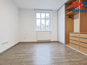 Pronájem bytu 4+1, Praha - Žižkov, Na Jarově, 122 m2