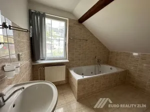 Pronájem rodinného domu, Zádveřice-Raková, 230 m2