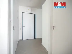 Prodej bytu 2+kk, Praha - Prosek, Čakovická, 97 m2