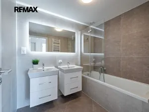 Pronájem bytu 3+kk, Praha - Hloubětín, Poděbradská, 77 m2