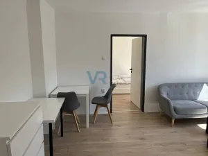 Prodej bytu 2+1, Trhové Sviny, Sídliště, 54 m2