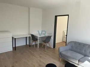 Prodej bytu 2+1, Trhové Sviny, Sídliště, 54 m2