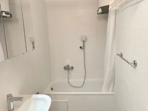 Pronájem bytu 1+kk, Praha - Vokovice, Na dlouhém lánu, 31 m2