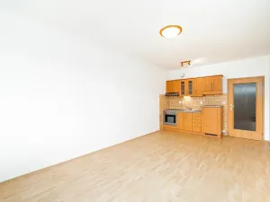 Pronájem bytu 1+kk, Praha - Kunratice, Za valem, 30 m2