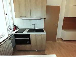 Pronájem bytu 1+kk, Praha - Holešovice, Heřmanova, 26 m2