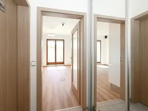 Pronájem bytu 1+kk, Praha - Liboc, Evropská, 51 m2