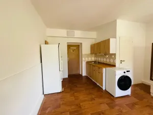 Pronájem bytu 1+kk, Liberec - Liberec XXX-Vratislavice nad Nisou, Kořenovská, 30 m2