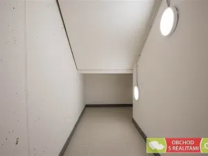 Pronájem bytu 2+kk, Praha, Hodkovická, 63 m2