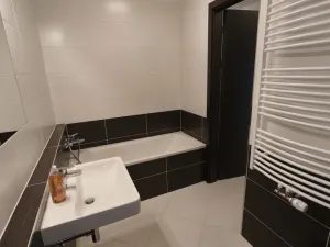 Pronájem bytu 2+kk, Praha - Dolní Měcholupy, Honzíkova, 43 m2