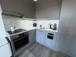 Pronájem bytu 2+kk, Praha - Vršovice, Omská, 50 m2