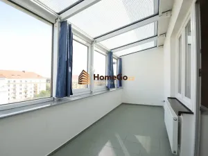 Pronájem bytu 1+1, Praha - Nusle, U gymnázia, 52 m2