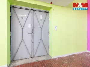 Prodej obchodního prostoru, Žďár nad Sázavou, nám. Republiky, 500 m2
