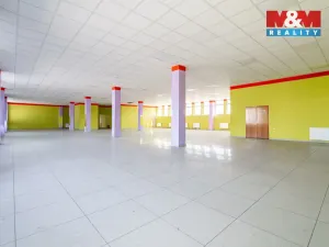 Prodej obchodního prostoru, Žďár nad Sázavou, nám. Republiky, 500 m2