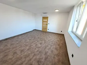 Pronájem bytu 1+kk, Hradec Králové, Pražská třída, 35 m2