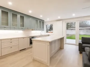 Prodej rodinného domu, Průhonice, U Motelu, 230 m2