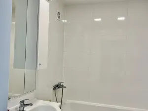 Pronájem bytu 2+1, Praha - Bohnice, Feřtekova, 66 m2