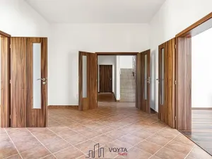 Prodej vily, Nová Role, 347 m2