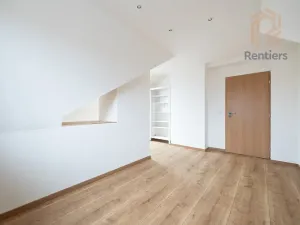 Prodej bytu 3+kk, Praha - Běchovice, Českobrodská, 94 m2