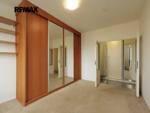 Prodej bytu 3+1, Praha - Letňany, Místecká, 68 m2