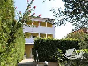 Prodej vícegeneračního domu, Jasenice, Chorvatsko, 185 m2