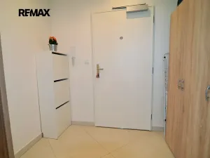Pronájem bytu 1+kk, Praha - Zličín, Sazovická, 35 m2