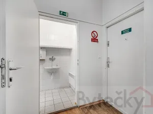 Pronájem ordinace, Praha - Smíchov, Stroupežnického, 85 m2