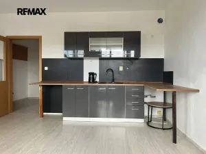 Prodej bytu 1+kk, Kladno, Generála Selnera, 34 m2