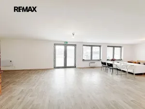 Pronájem obchodního prostoru, Neslovice, Lesní, 66 m2