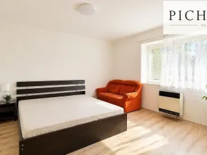 Pronájem bytu 1+1, Karlovy Vary - Stará Role, Závodu míru, 38 m2