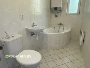 Pronájem bytu 1+1, Karlovy Vary, Závodu míru, 40 m2