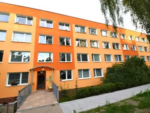 Pronájem bytu 2+kk, Králův Dvůr, Nad Stadionem, 42 m2