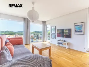 Prodej vícegeneračního domu, Bavoryně, 194 m2
