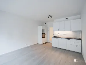 Pronájem bytu 1+kk, Praha - Hloubětín, Poděbradská, 35 m2