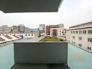 Pronájem bytu 1+kk, Praha - Holešovice, Na Maninách, 33 m2