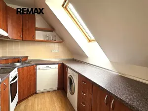Pronájem bytu 2+kk, Praha - Řepy, Karlovarská, 59 m2