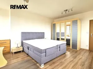 Pronájem bytu 2+kk, Praha - Řepy, Karlovarská, 59 m2