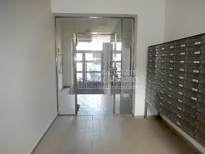 Pronájem kanceláře, Praha - Karlín, Thámova, 16 m2