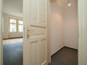 Pronájem bytu 2+kk, Praha - Bubeneč, Kamenická, 52 m2