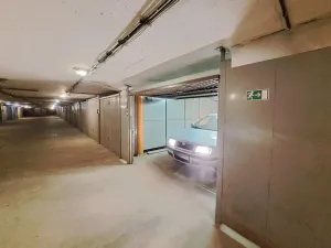 Pronájem garáže, Zlín, Okružní, 18 m2
