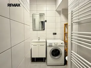 Pronájem bytu 2+kk, Praha - Nusle, Kloboučnická, 45 m2