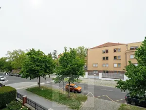 Pronájem bytu 2+1, Praha - Hradčany, Na valech, 79 m2