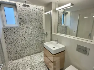 Pronájem bytu 1+kk, Praha - Radlice, U Komína, 37 m2