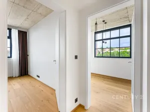 Pronájem bytu 3+kk, Praha - Vysočany, Kolbenova, 64 m2
