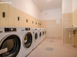 Pronájem bytu 1+kk, Praha - Hlubočepy, Na Zlíchově, 20 m2