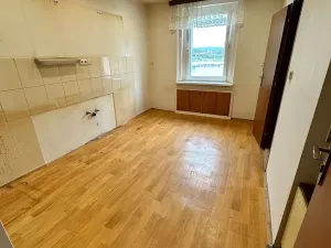 Prodej bytu 2+1, Karlovy Vary, Nejdecká, 55 m2