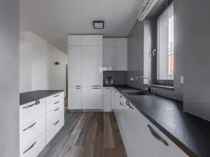 Prodej rodinného domu, Praha - Dolní Měcholupy, Na návsi, 392 m2