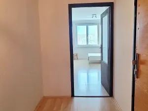 Pronájem bytu 1+kk, Praha - Modřany, Levského, 30 m2