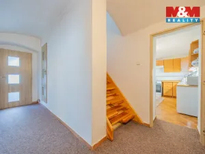 Prodej rodinného domu, Prackovice nad Labem, 200 m2